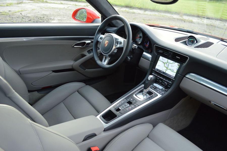  Porsche 911 Carrera 4S 2013 года  (фото 18 из 82)